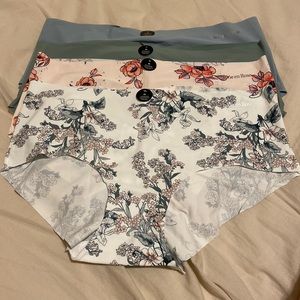 La Vie en Rose - Hiphugger Seamless Underwear (Size M)